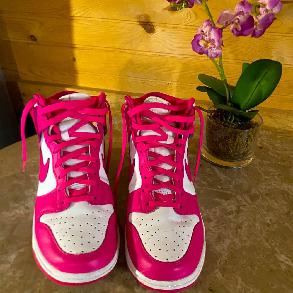 2021
Wmns Dunk High 'Pink Prime' size 9